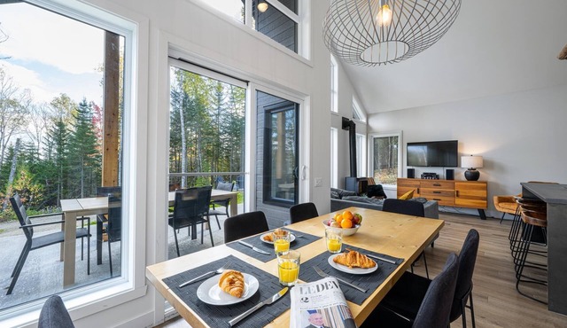Nordik 126: Private Hot Tub, Covered Terrace & BBQ