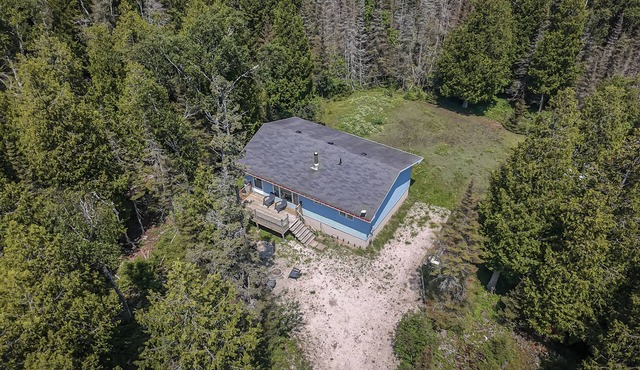 Northern Blue – Tranquil Forest Cabin w/Fireplace