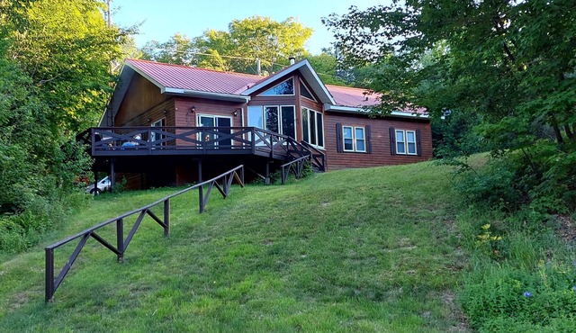 Northern Haven on a Crystal-Clear Lake. Ideal for family-style gatherings