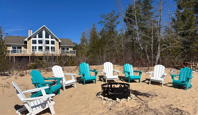 Northwoods Beach House: Sunkissed Shores & Endless Adventures Await!