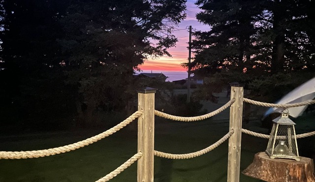 Ocean View Cottage with shared private access to the beach