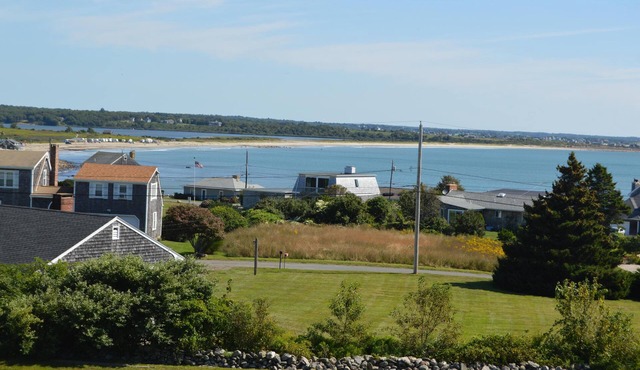 Ocean view House w 2 Bedrooms, 2 Bathrooms, living room,fireplace, kitchen,patio