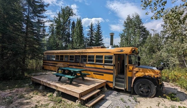 Off-Grid Skoolie Retreat