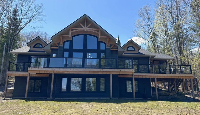 Open and airy space overlooking Horseshoe Lake