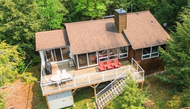 OvertheMoon Muskoka Bala Waterfront Retreat: Sauna
