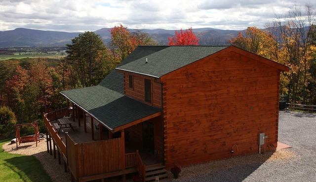 Panoramic Mountain Views Hot Tub Luray VA Gameroom...PRICE INCLUDES 14 Guests