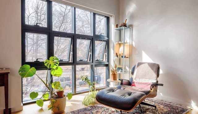 Park view loft in literally perfect area!