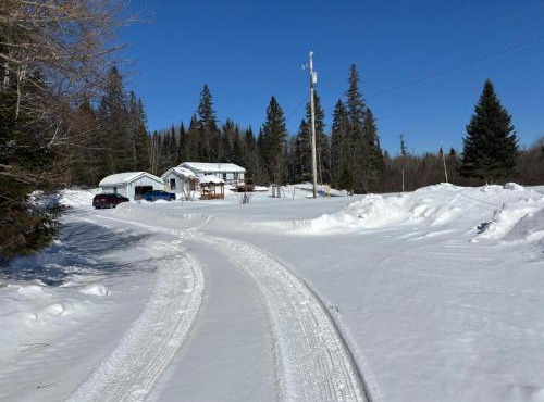 Peaceful and Heavenly Private Water Front Cottage on 100 Acres of Scenic Beauty- Trent Lakes