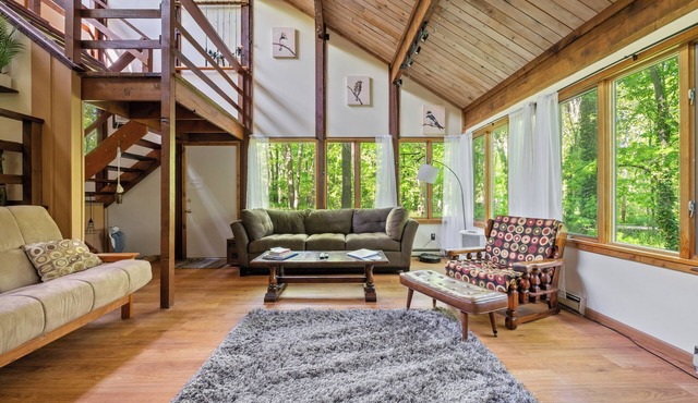 Peaceful Put-in-Bay Retreat Near the Lake & Downtown- Car & boat trailer parking