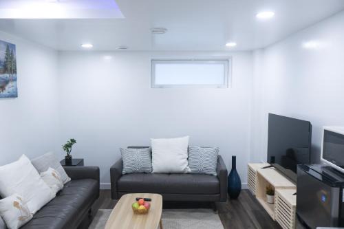 Peaceful stay near transcona trails