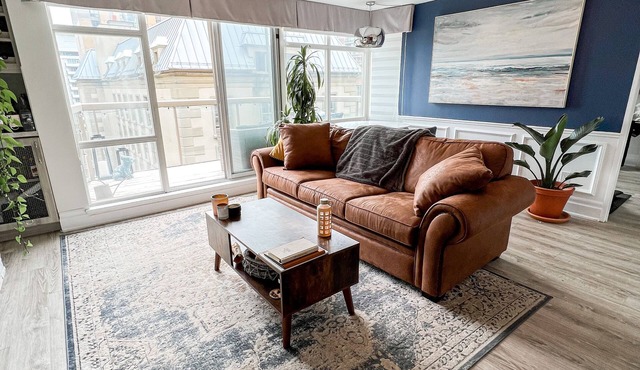 Penthouse Condo with Office Space in Central Toronto