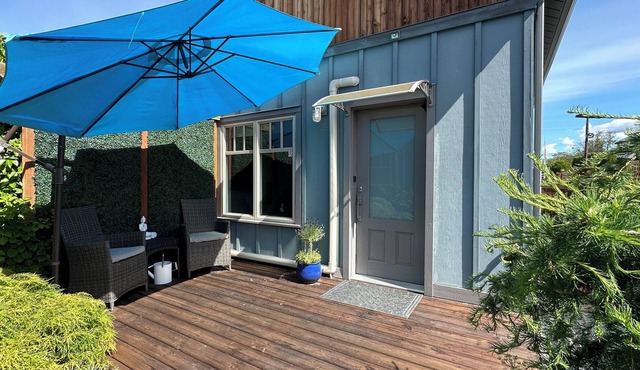 Penticton Getaway Carriage House - Great Location! Private!