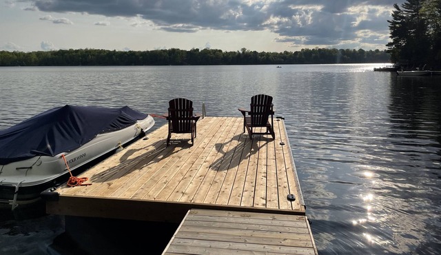 Perfect Family Getaway on a Pristine Lake With Amazing Views and Swimming