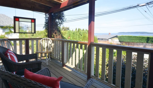 Pet Friendly Cute Character Home - Steps To Ocean