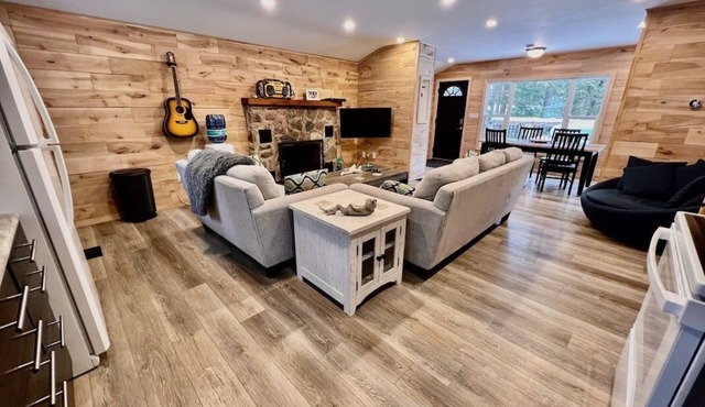 Picturesque Buckhorn Lake Retreat
