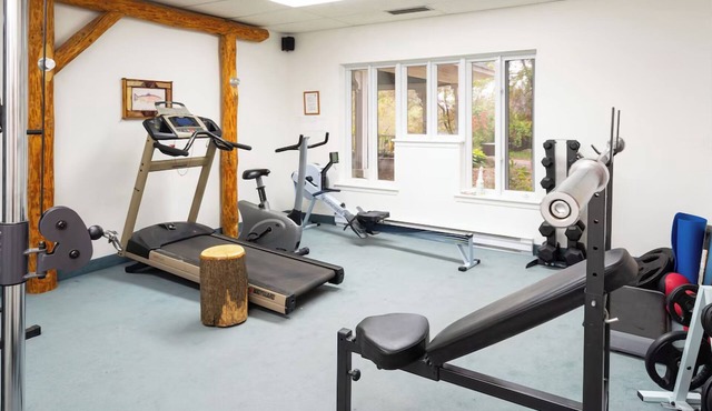 Picturesque Haven w/Wellness Access, Scenic Cycling Paths, National Park Nearby