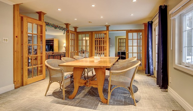 Picturesque Lakeview Lodge At Lake Simcoe (First Tee)