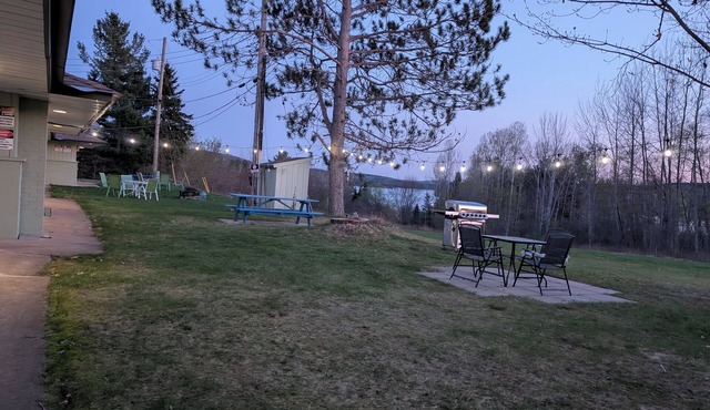 PINEWOOD INN