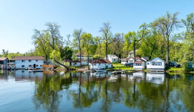 Plank Road Cottages & Marina - 1 Bdrm - Rice Lake - Gore's Landing