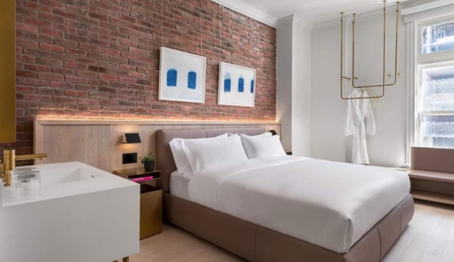 Pleasant Stay, Convenient Location, Restaurant, Near Toronto Symphony Orchestra
