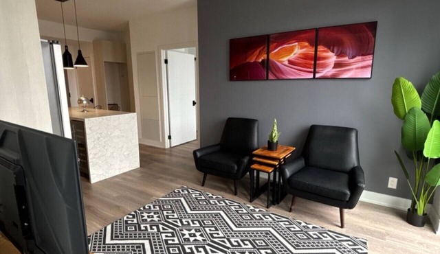 Premier 2-Bedroom Corporate Suite in Toronto | Elm Ledbury