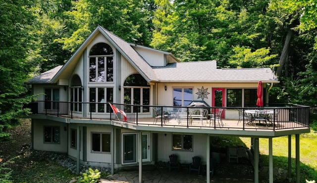 Premier Haliburton Redstone Lake Location
