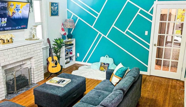 Pretty home in the heart of Edmonton. Main floor, Pet-Friendly!