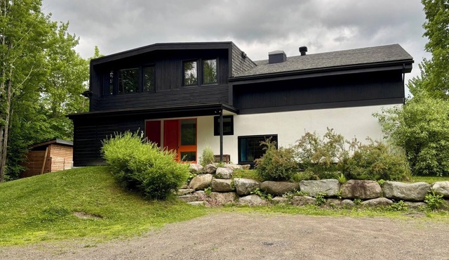 Primavesi Estate · Alpine Oasis: Scenic Trails & Unrivaled Views