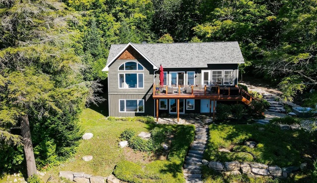 Prime Haliburton location!