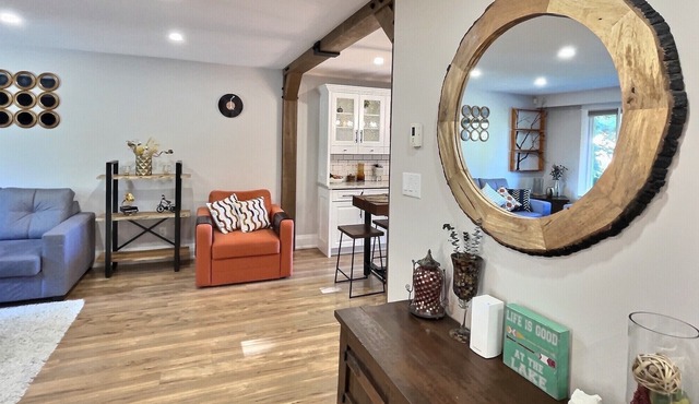 Privacy in the heart of Barrie! The waterfront is a few minutes away 🐟🚤⛵️🏖🚏🍹