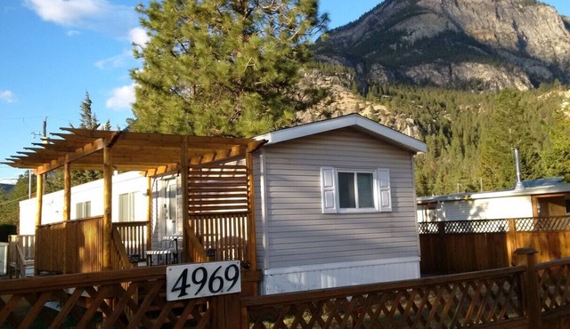 PRIVATE 1 BEDRM HOME, BY WHITE SWAN PROV. PARK RELAXING FAIRMONT AND LUSSIER HOTSPRINGS