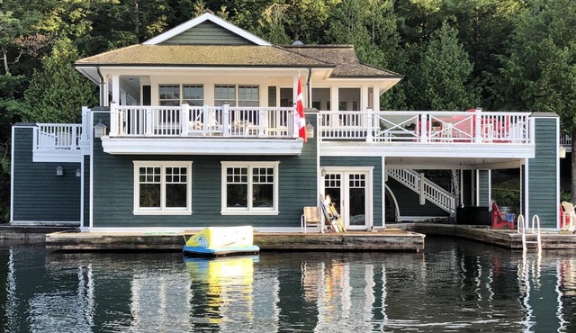 Private 900 ft frontage Lake Joseph, Port Sandfield, Boathouse, Sunsets!