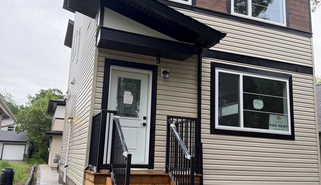 Private Basement Suite Near NAIT & Downtown