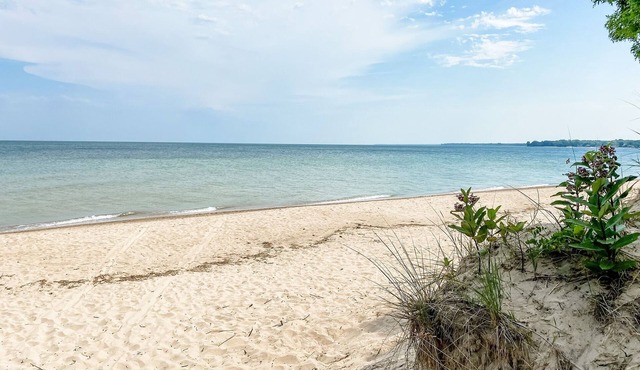 Private beach & lake access-Cozy Cottage