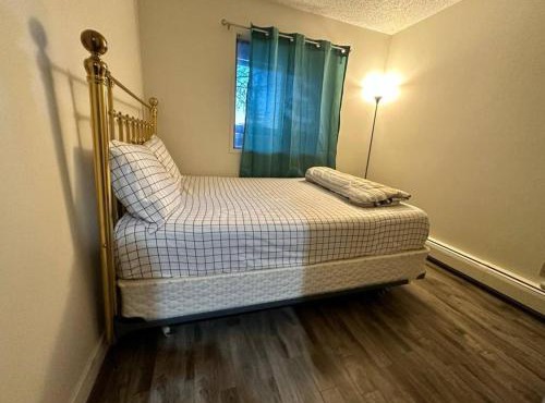 Private bedroom with queen bed