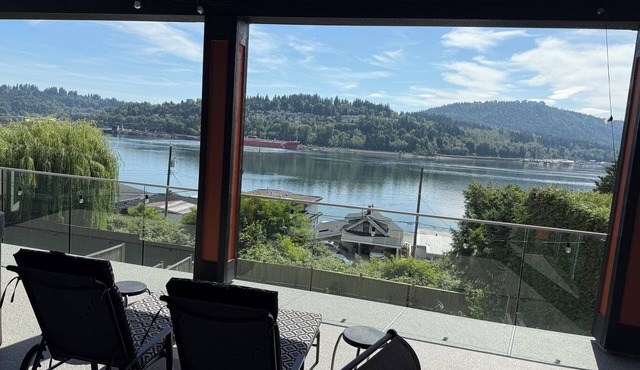 PRIVATE BREATHTAKING WATER VIEW -A UNIQUE AND TRANQUIL GET AWAY – 2 BEDROOM