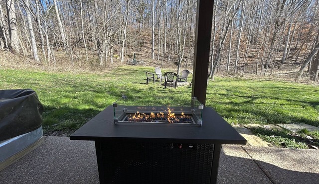 Private cottage: fire pit, stock tank, wi-fi, by Cummins Falls, TnTech, no pets