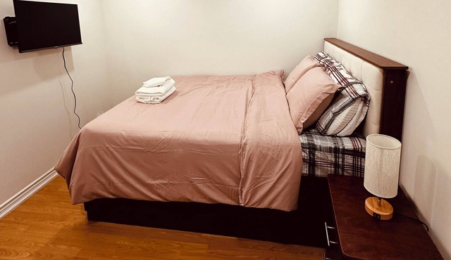 Private, Cozy & Pet Friendly 2 Bedroom+1 Bath Apartment