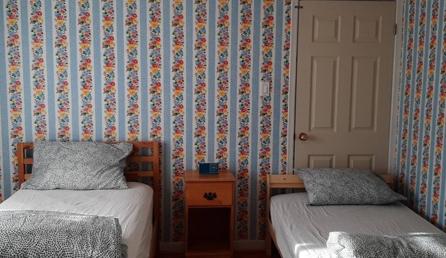 Private room in etobicoke , private entrance , private washroom