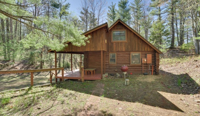 Private Sauna + Deck: Pigeon River Retreat!