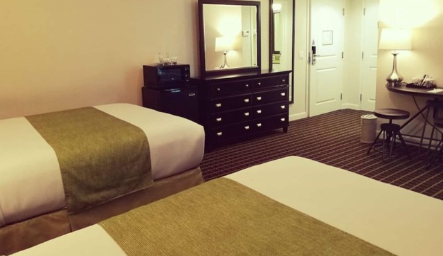 Private Studio with Gym at Wilshire Grand Hotel in West Orange