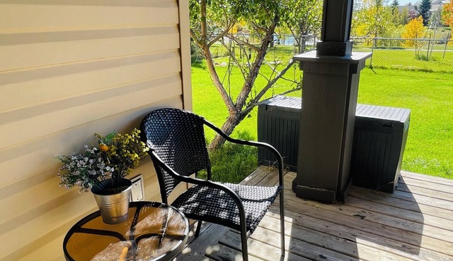Private Walk Out Basement Suite with Pond Views, Separate Entrance