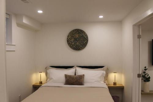 Queen Bed Suite-Private Entrance