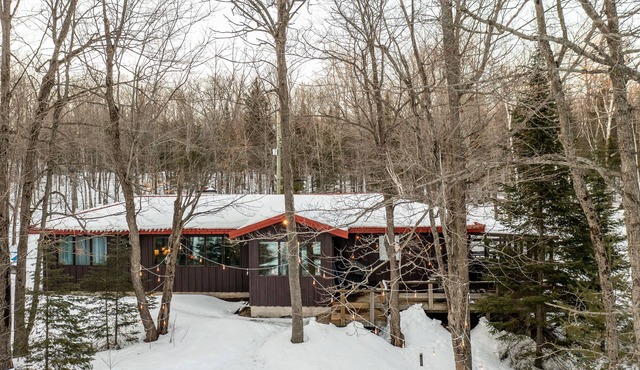 Quiet Cottage on Private Lake in Muskoka - Pets Stay Free!