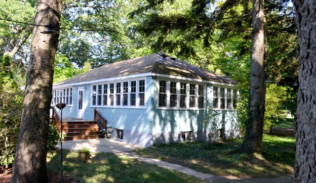 Relax, Rewind, & Unwind at Nana's Lake Cottage in Union Pier