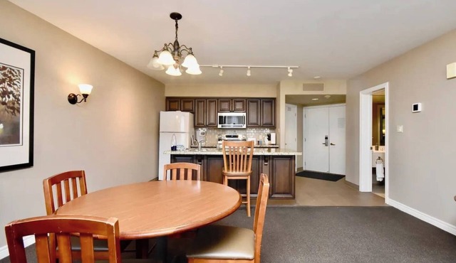 Relaxing 2BR Retreat at Carriage Hills