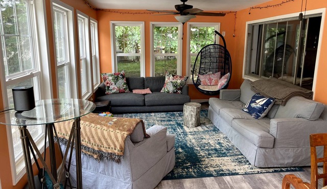 Remodeled Lake Erie Cottage w/Sunroom, Patio & Open Space