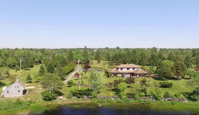 RESORT 21 - A private oasis on the lake.