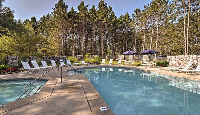 Resort-style Harbor Springs Home Near Ski Resort!