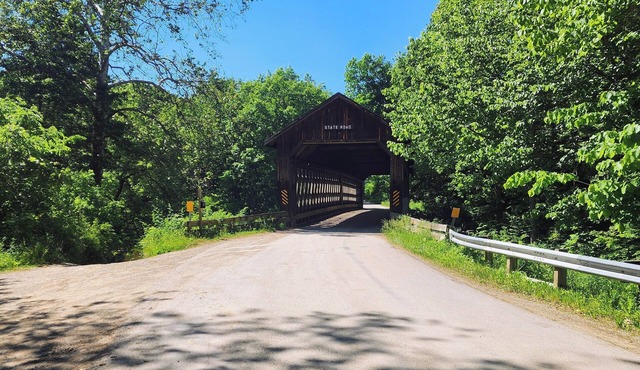 Retreat on Conneaut Creek, Private Movie Theater, Sleeps 8, Fire Pit
